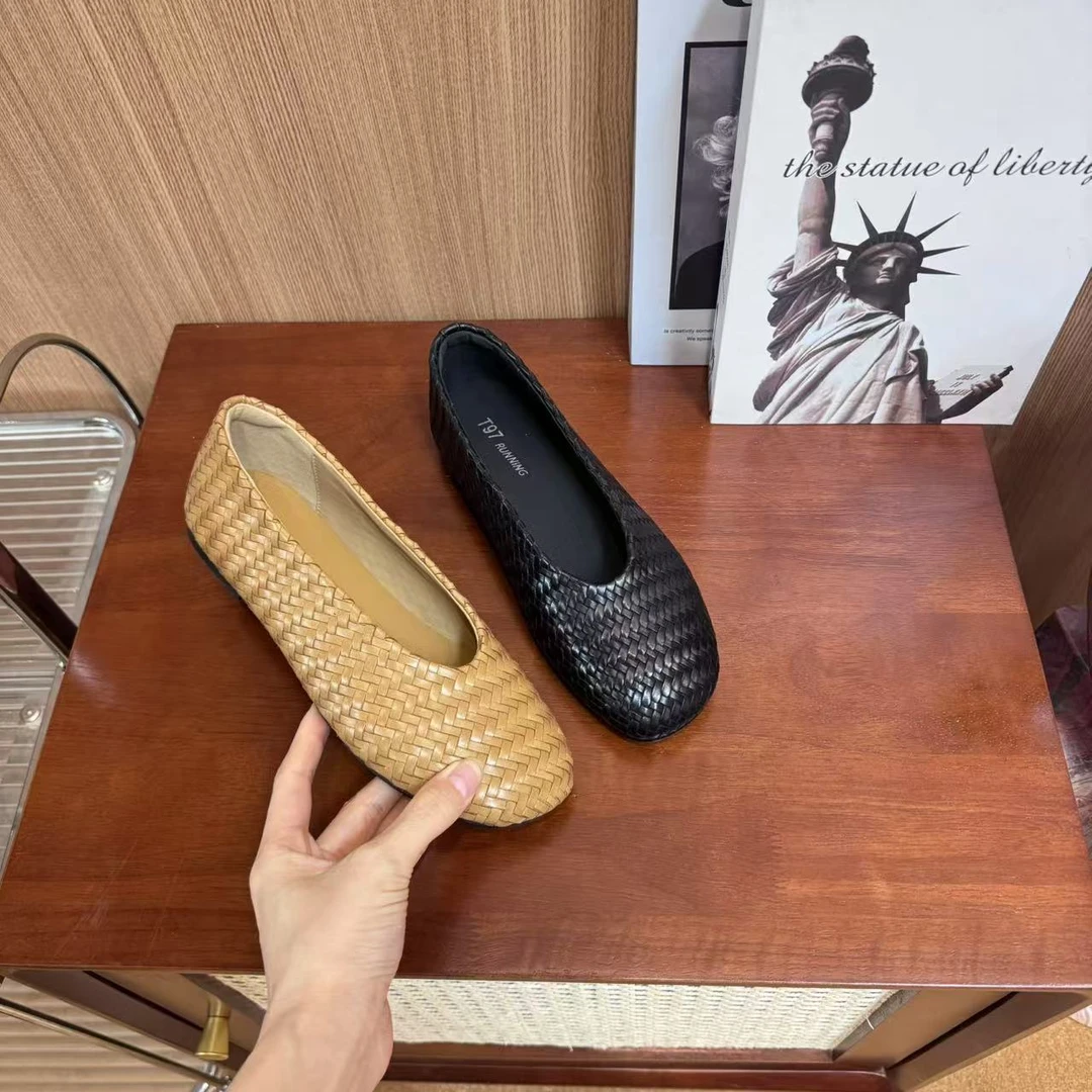 2025春夏季设计师新款时尚百搭编织圆头低跟浅口舒适女鞋zw2564