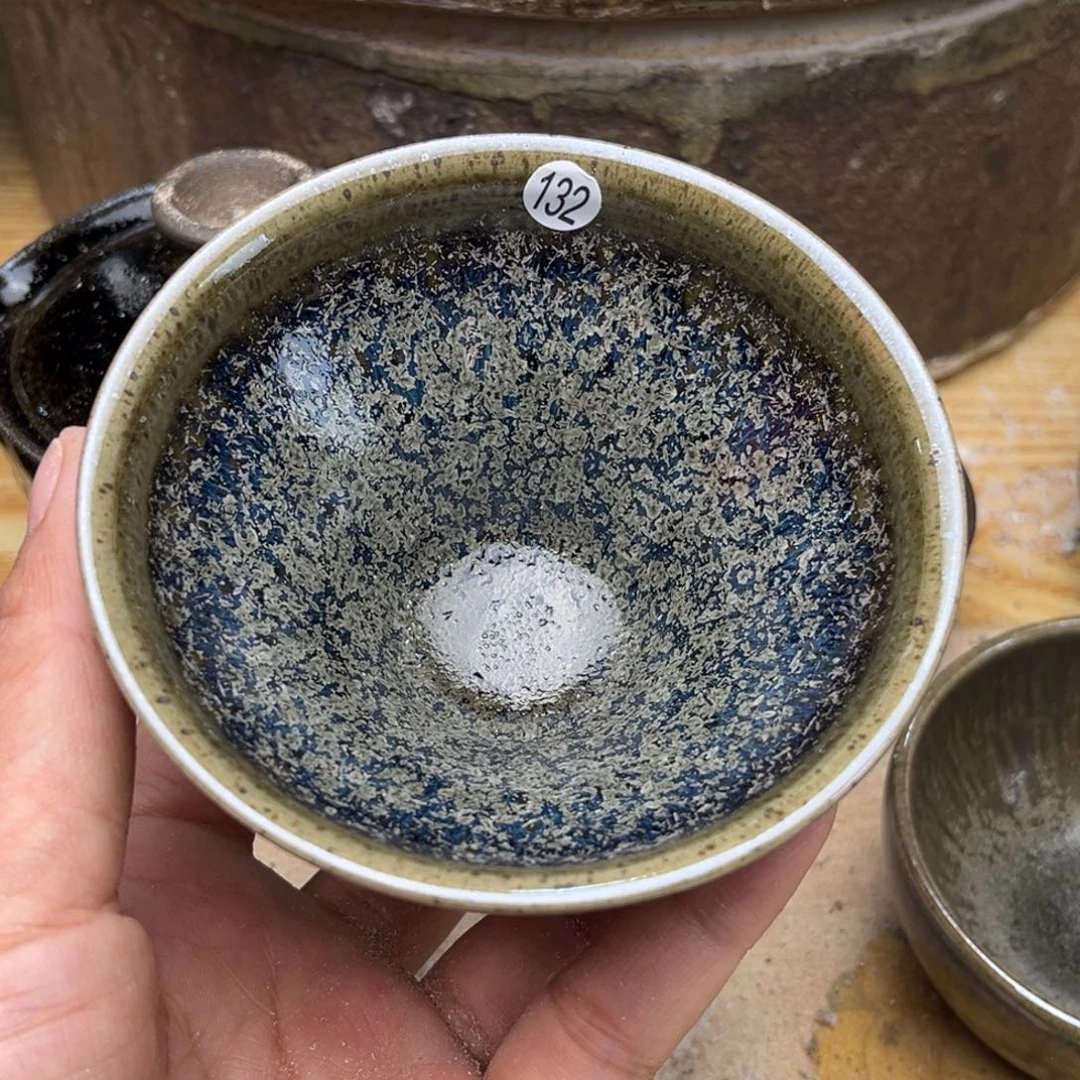 茶盏大**杨义兴龙窑坚持真柴烧