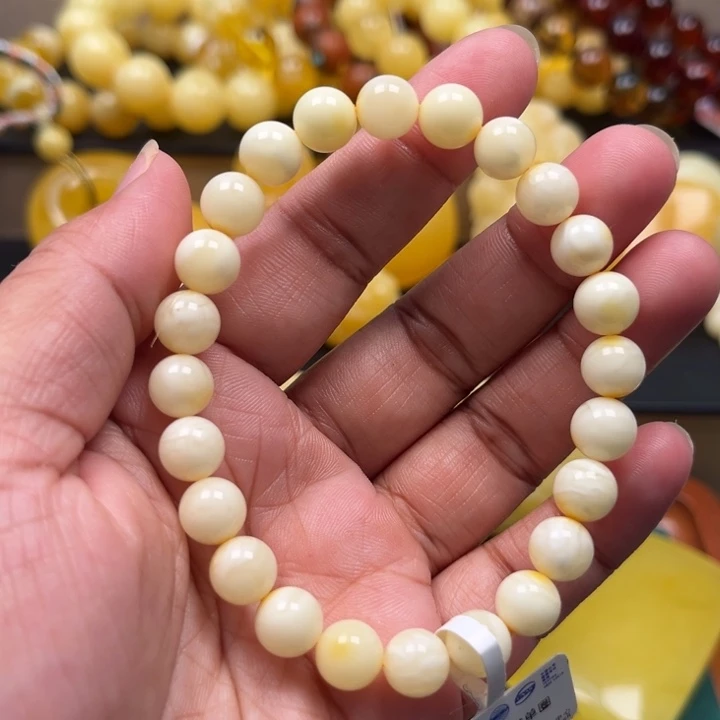 琥珀未镶嵌珠宝奇石M241号8.4+浓白