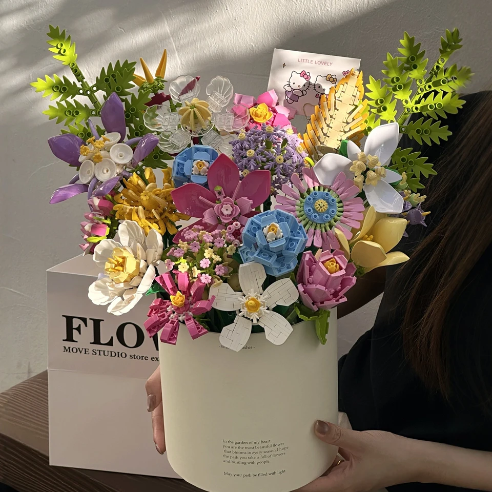 2025年新款拼插积木花桶永生花束玫瑰情人节礼物送男女朋友成人版
