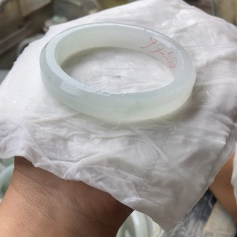 石英质玉手镯未镶嵌?**妈加工定制