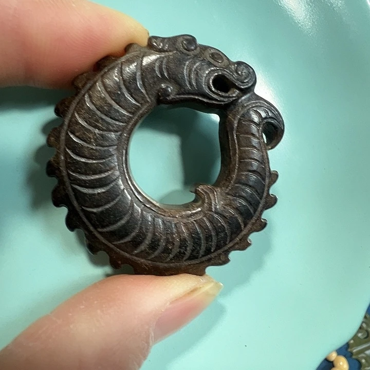 透闪石质玉未镶嵌挂件