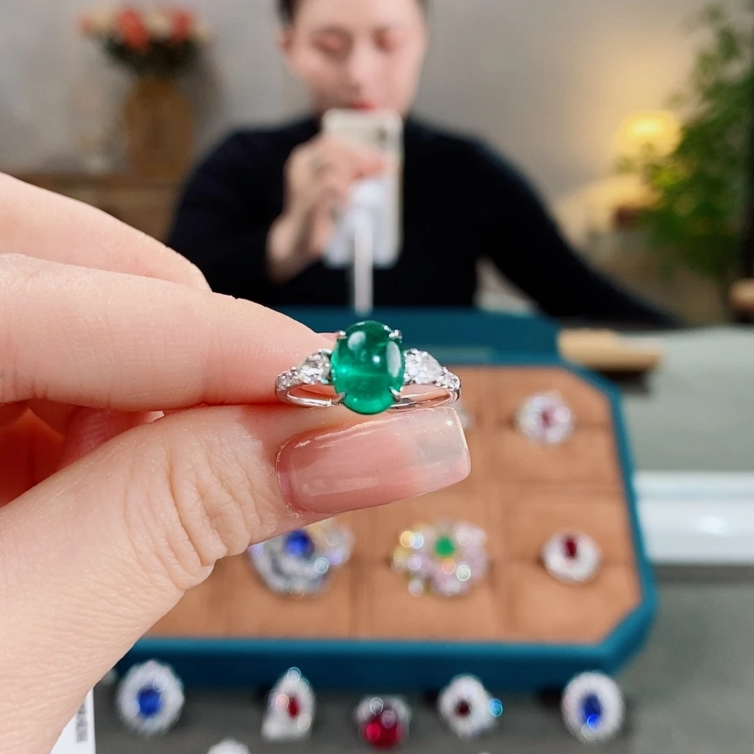 祖母绿戒指18K金镶嵌2.39ct