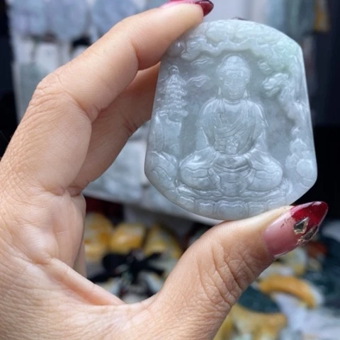 翡翠颈饰未镶嵌翡翠