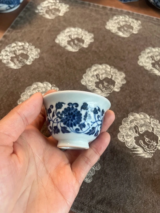 缠枝花卉主人杯手工手绘
