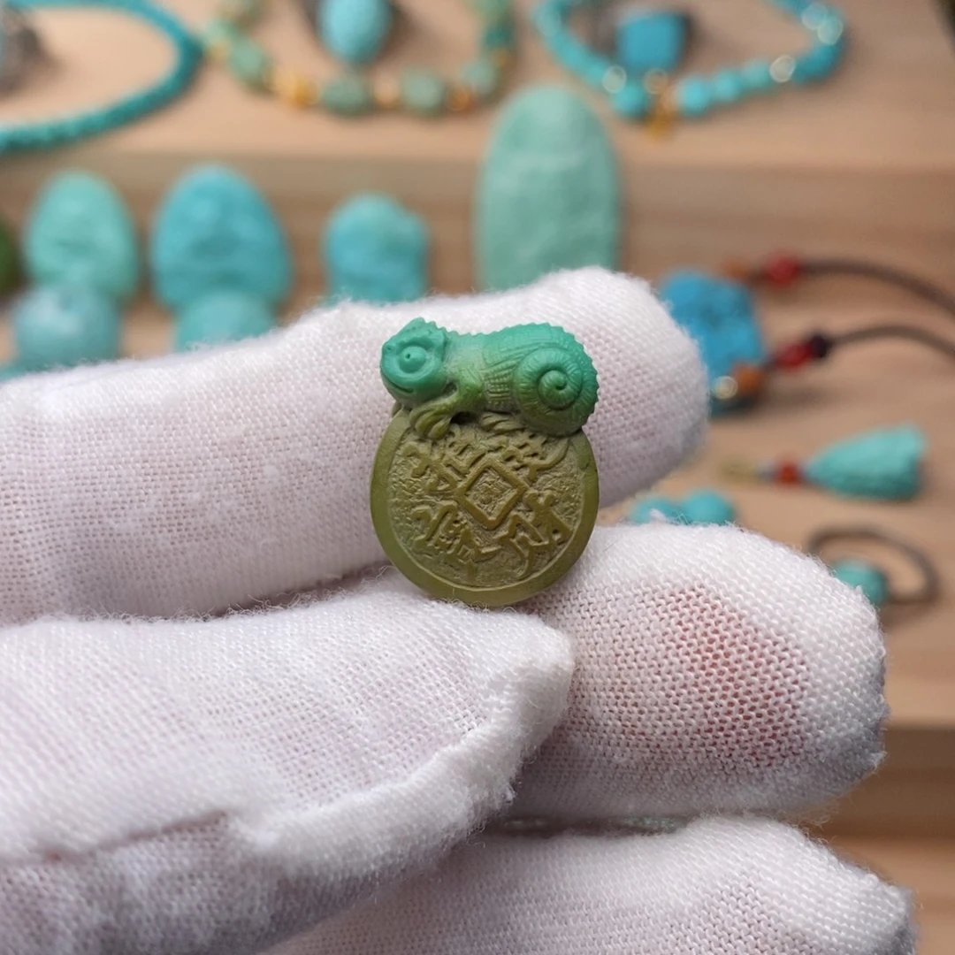 绿松石未镶嵌挂件