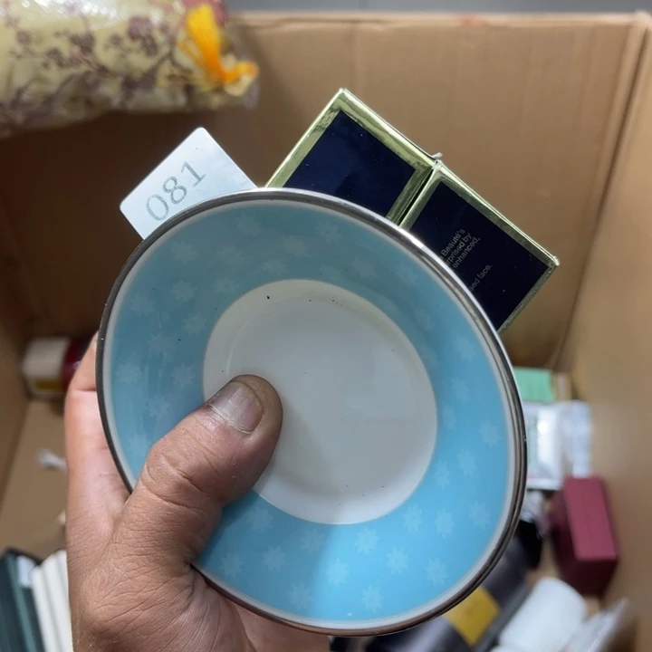 回流瓷器瓷器碎片?****眼81
