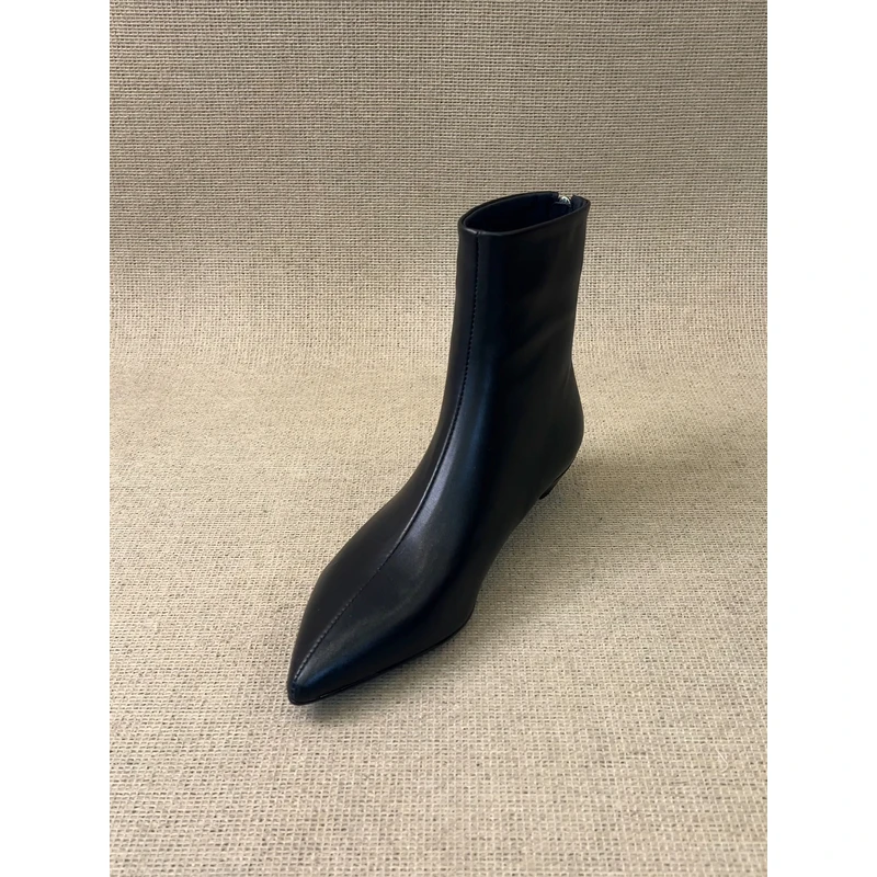 nnmiss/2.5cm极简气质尖头高级感瘦瘦靴基础百搭通勤舒适低跟短靴