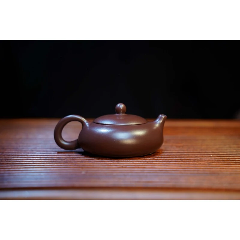 紫朱泥扁西施【维】