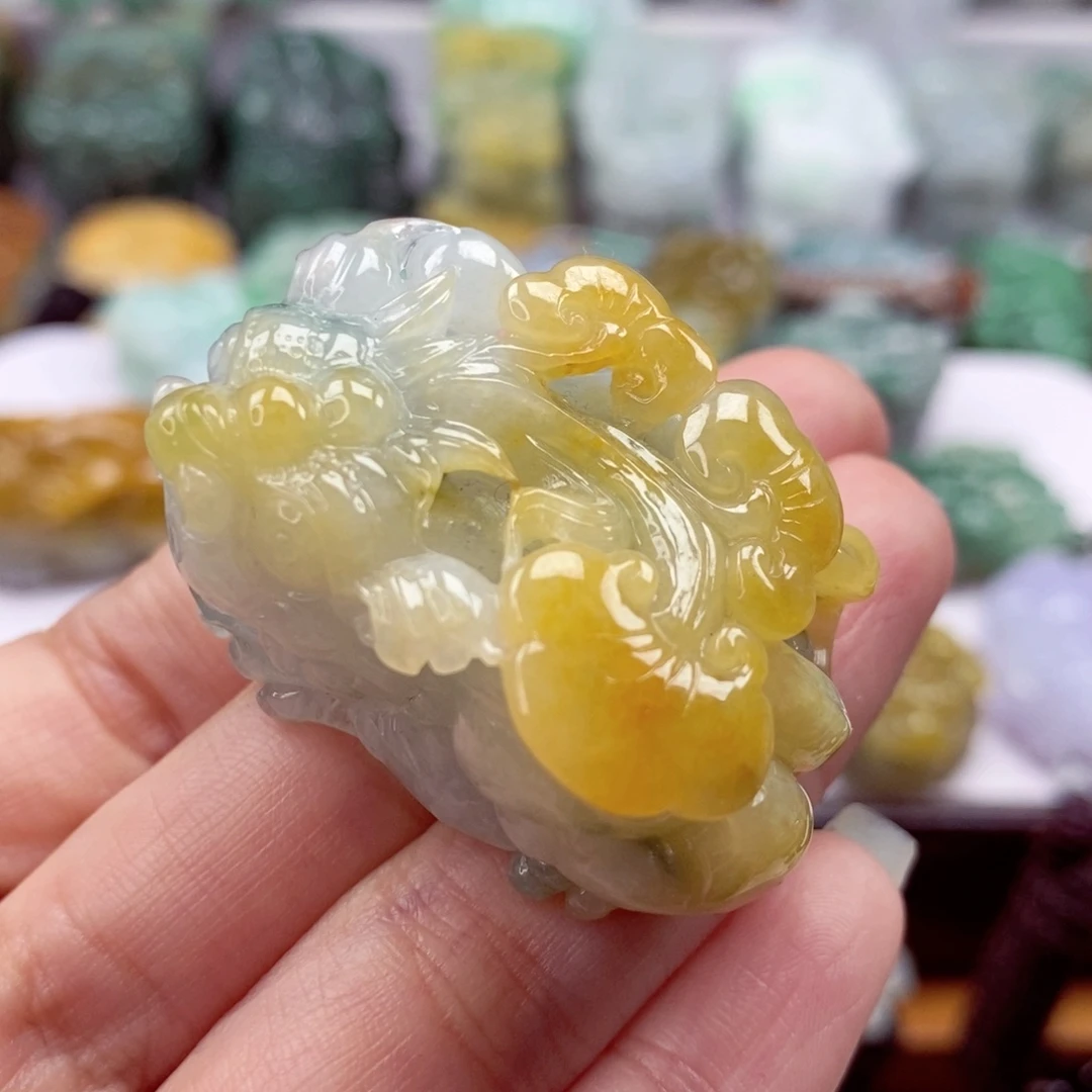 翡翠颈饰未镶嵌翡翠