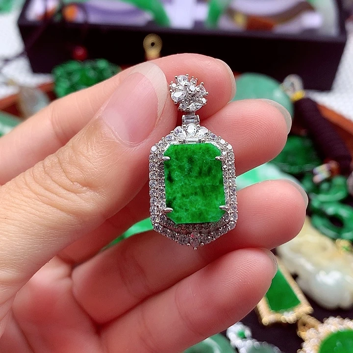 翡翠银S925镶嵌颈饰翡翠