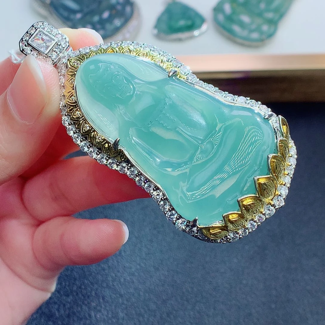 翡翠颈饰未镶嵌翡翠