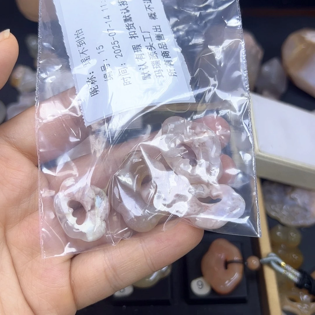 瑶***怡石英质玉未镶嵌颈饰