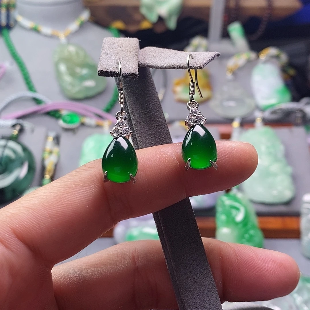 翡翠未镶嵌吊坠(赠链)