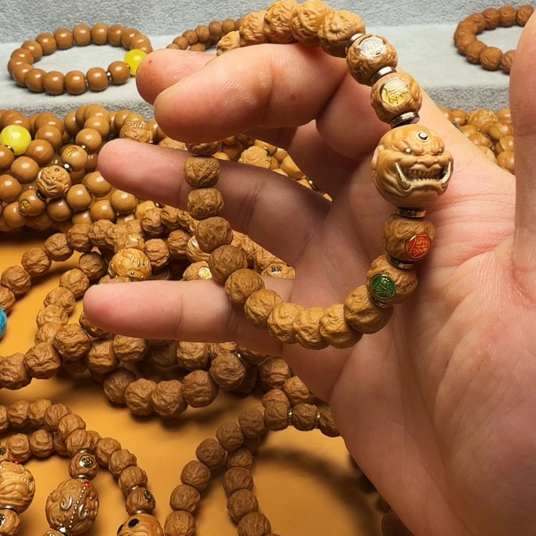 猴头核桃手串关山加獠牙