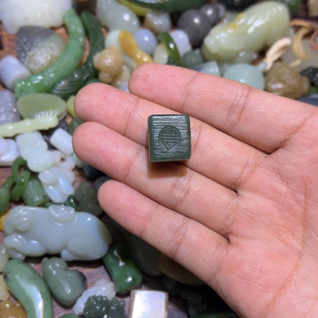 和田玉未镶嵌珠宝半成品