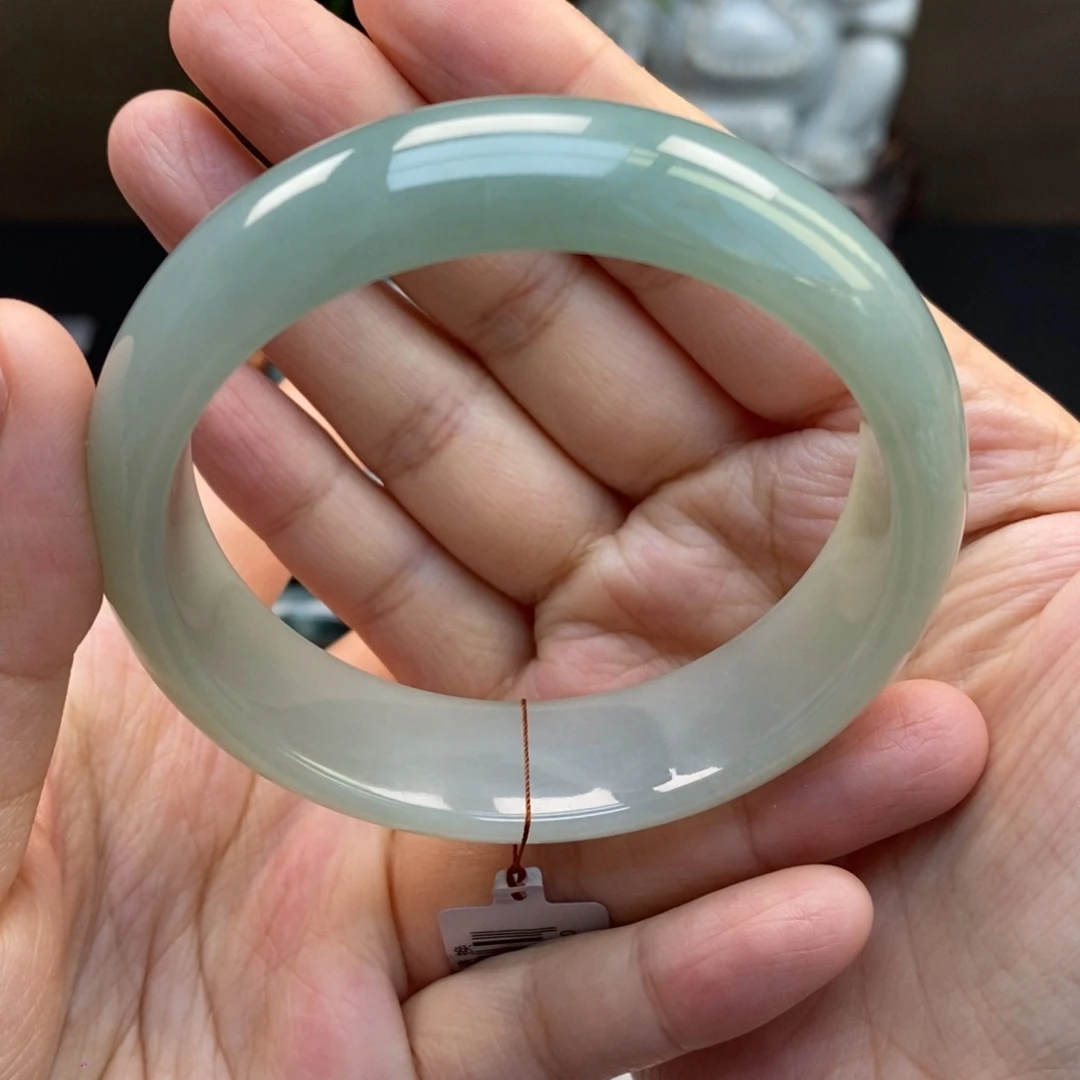 翡翠手镯未镶嵌天然