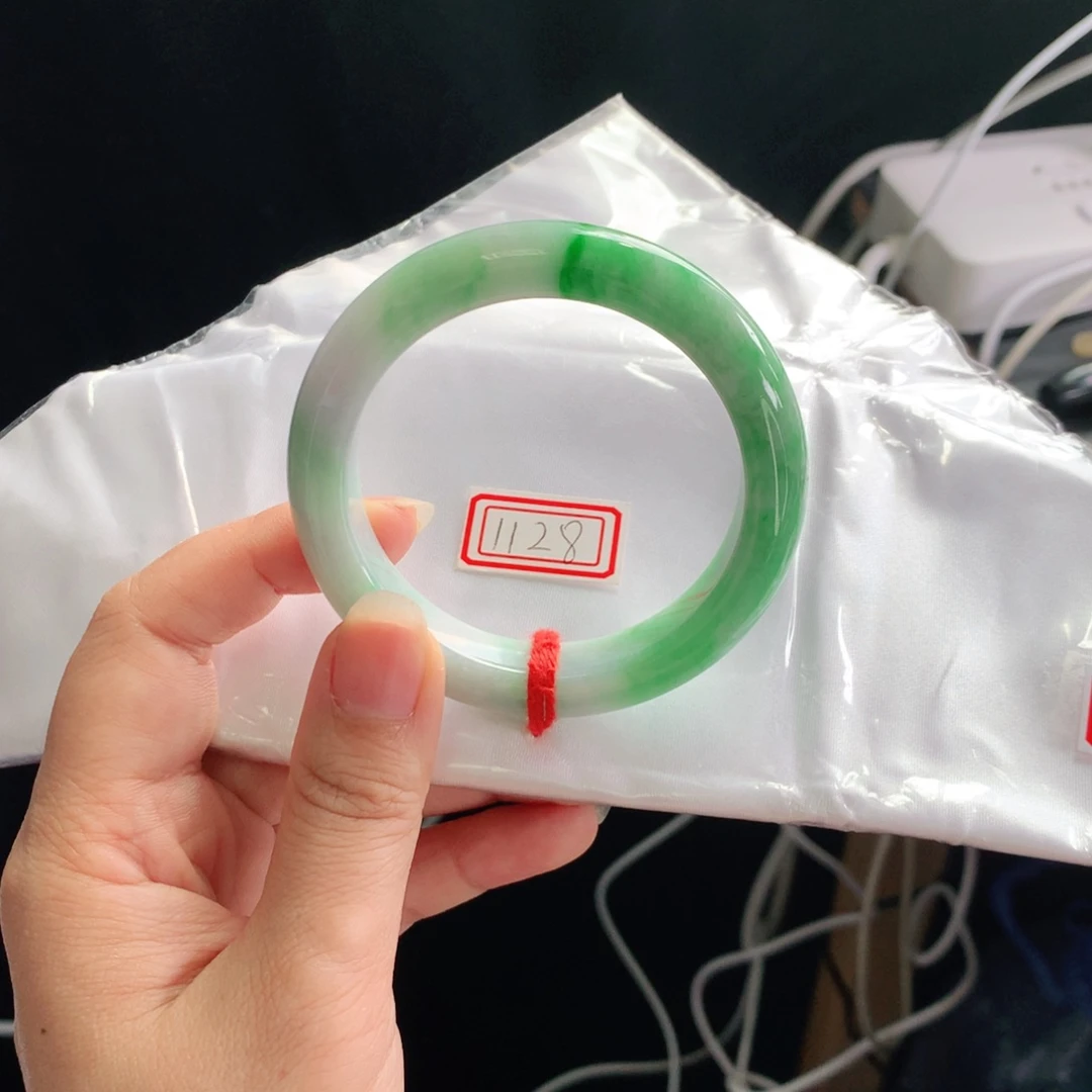 未镶嵌手镯翡翠03。