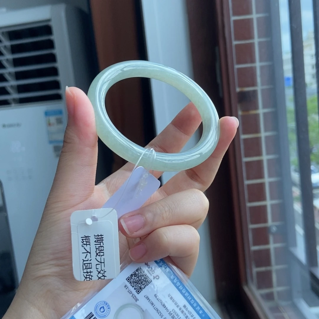 翡翠手镯未镶嵌冰葡萄