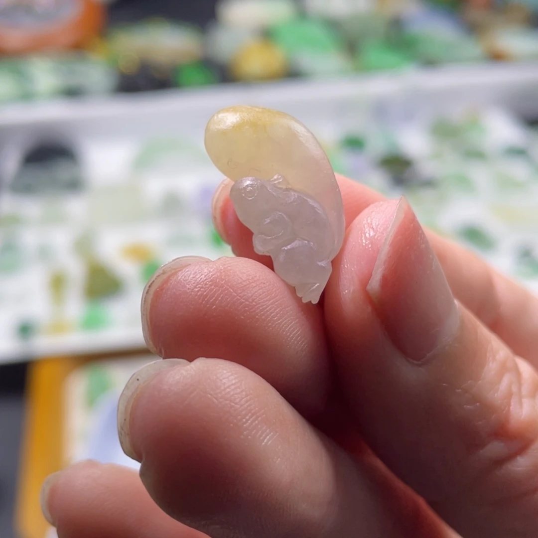 未镶嵌定制翡翠松鼠