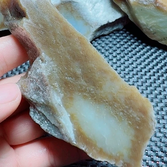 和田玉（糖玉）未镶嵌珠宝半成品