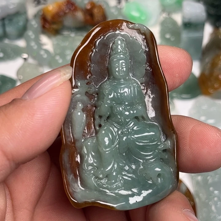 翡翠未镶嵌颈饰观音