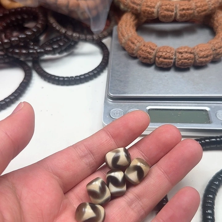 椰蒂吊坠卷****?12………………