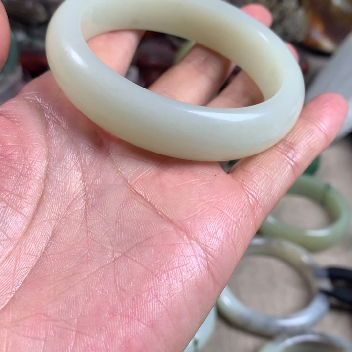 开***乐和田玉（糖玉）未镶嵌手镯