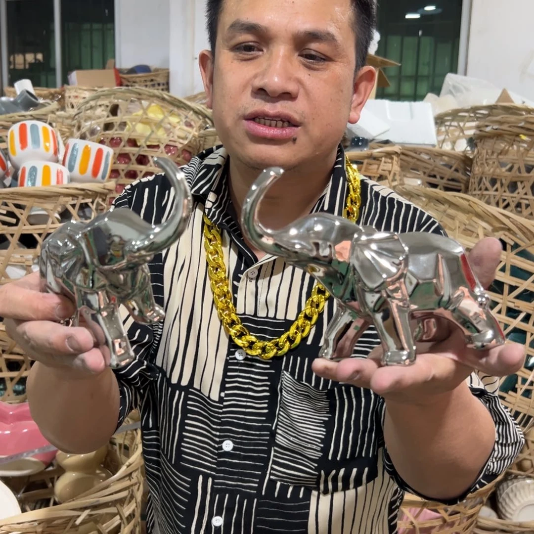 摆件59 号高中低温陶瓷瓶（部分微瑕）