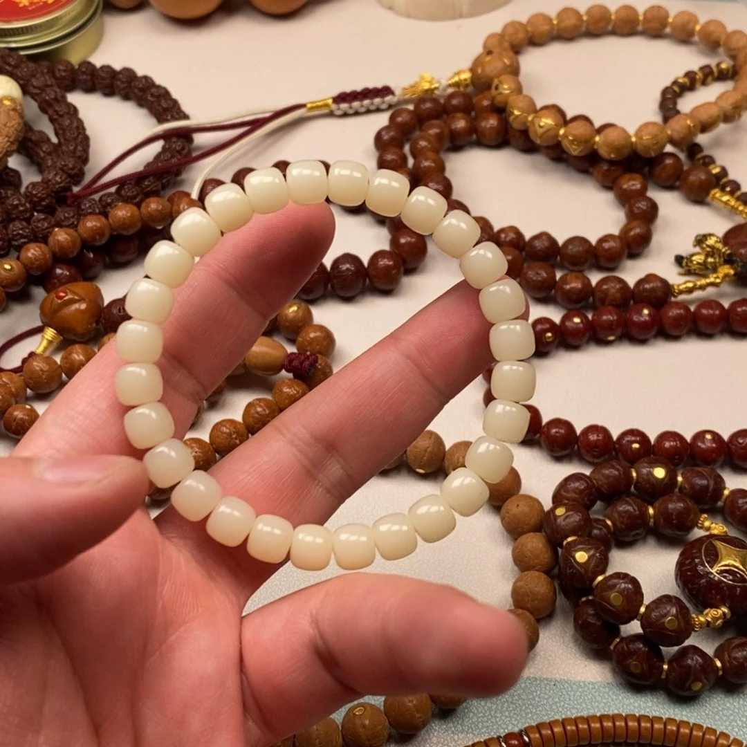 菩提根/象牙果吊坠。。。。。。。。。
