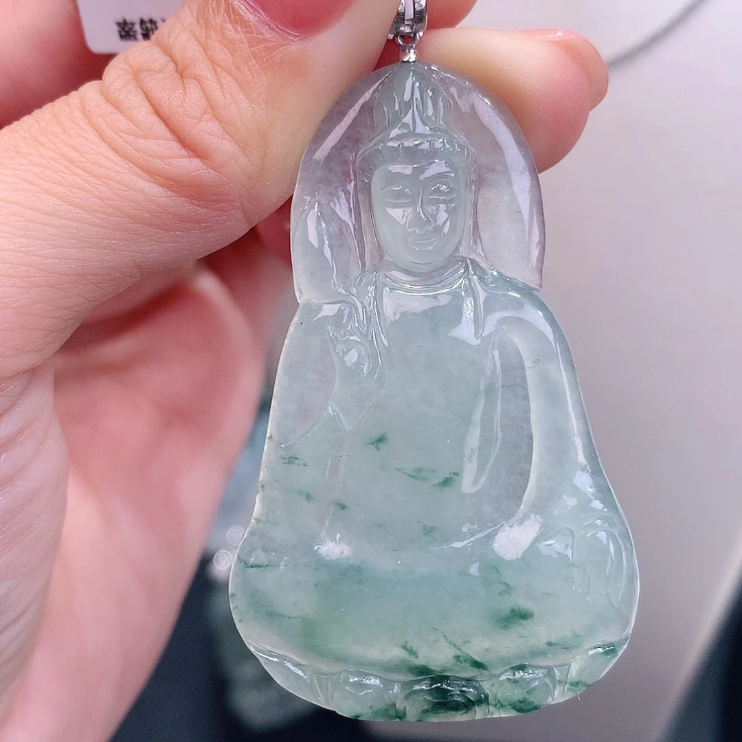 颈饰18K金镶嵌翡翠冰飘花素衣观音