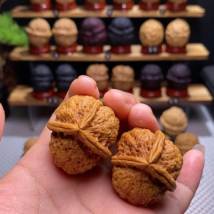 文玩核桃把件一道筋三棱65