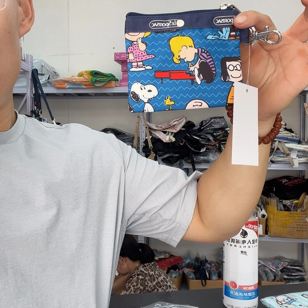 PU化妆包等产品和产品为