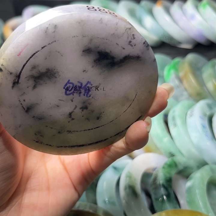 定制翡翠未镶嵌翡翠手镯