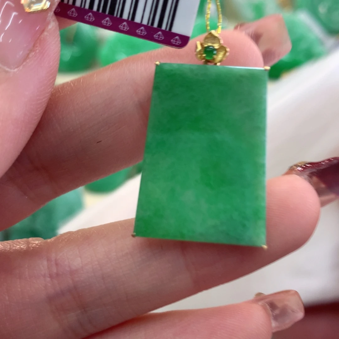 翡翠吊坠(不含链)18K金镶嵌