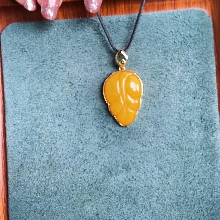 蜜蜡银S925镶嵌颈饰吊坠