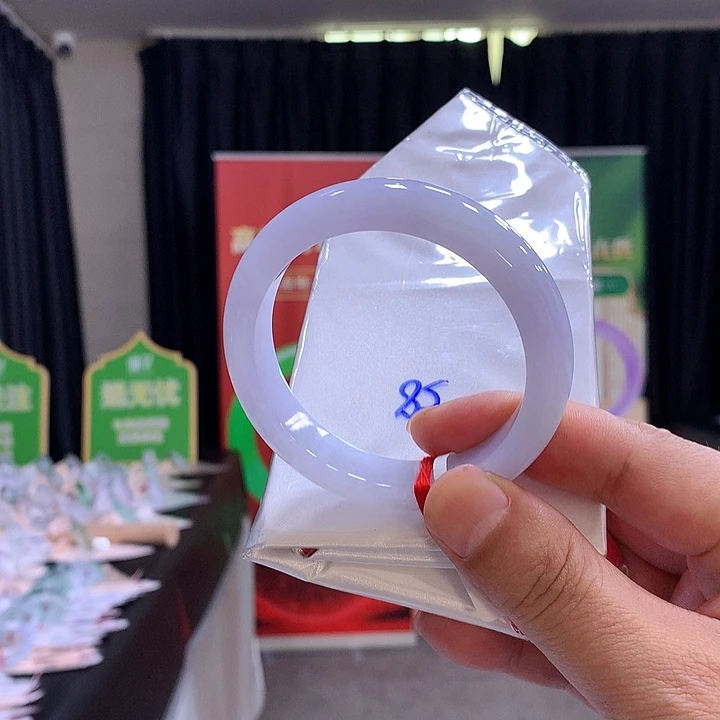 翡翠手镯未镶嵌缅甸翡翠