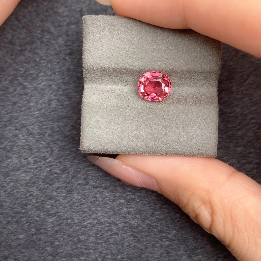 未镶嵌1.82ct6.9*7.8mm碧玺