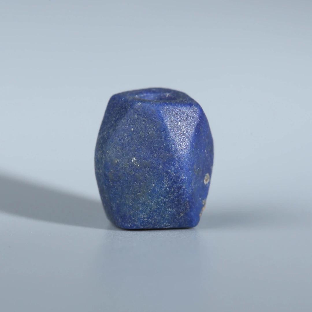 XY71-31 阿富汗地区青金石十四面体珠6.7*8.4mm