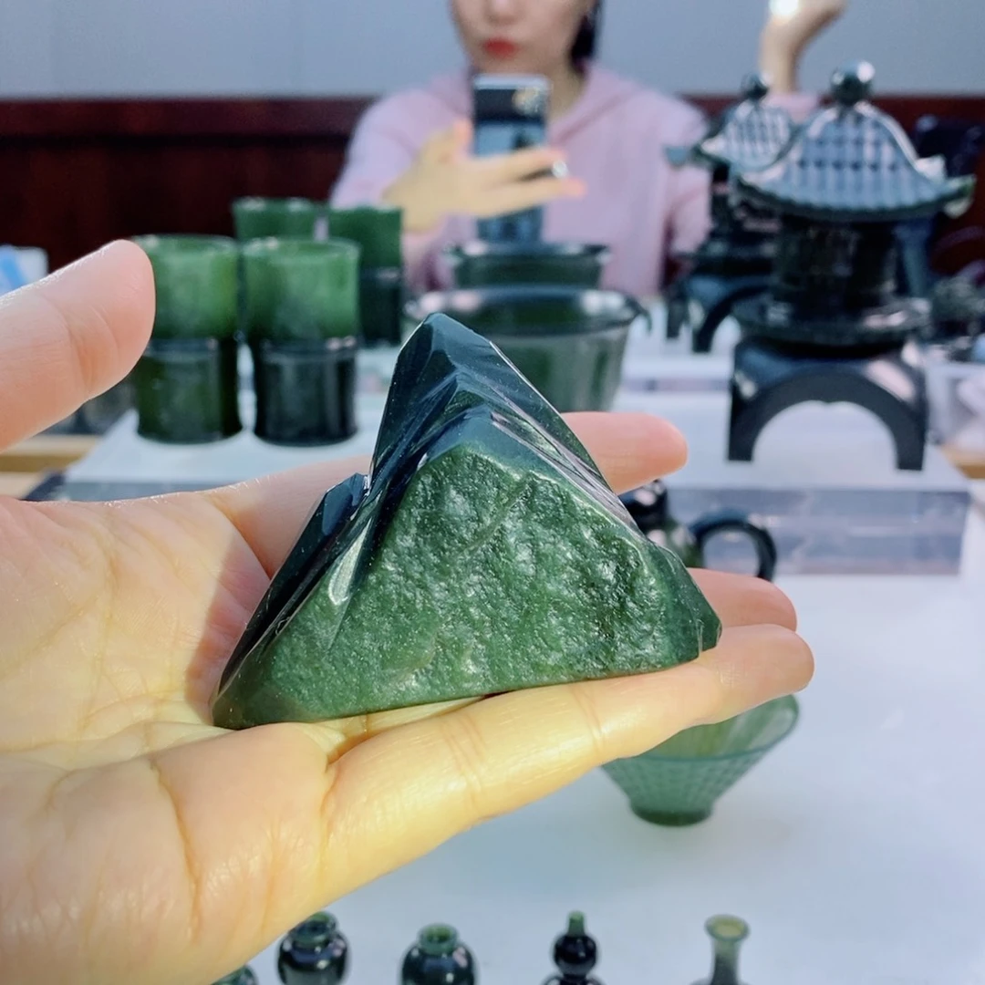 未镶嵌和田玉摆件