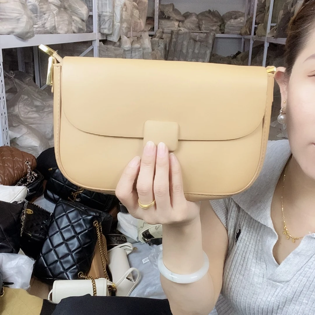 蚕丝小牛剖层皮革PU