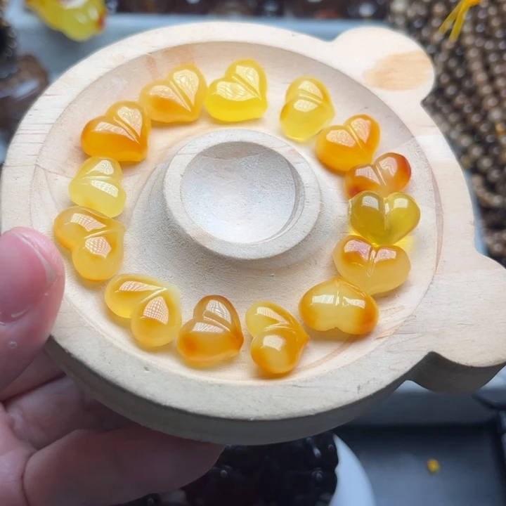 琥珀未镶嵌颈饰蜜蜡