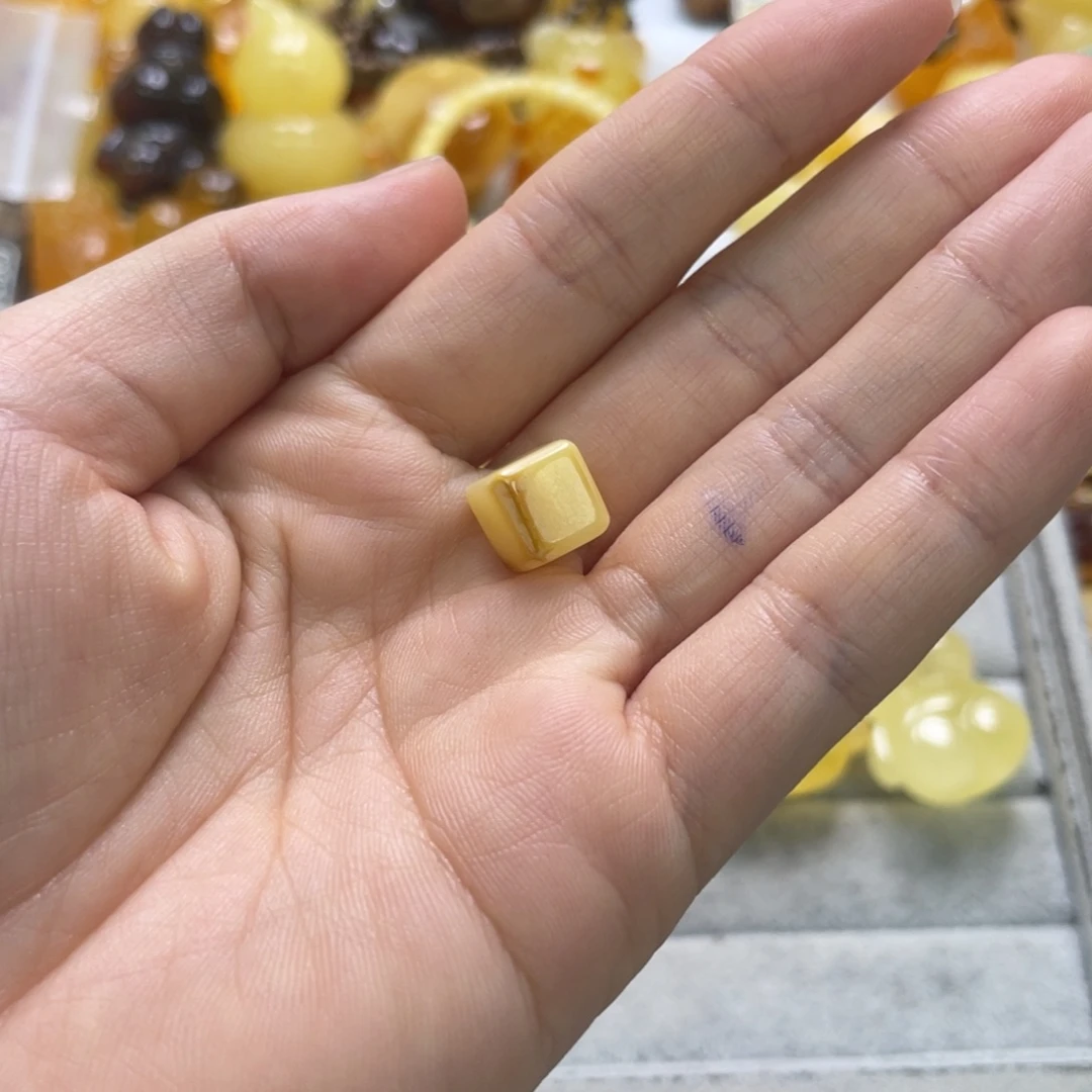 哈***5琥珀未镶嵌裸石天然琥珀