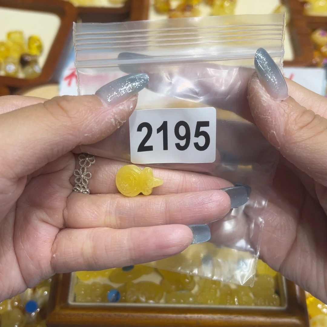 琥珀颈饰未镶嵌亲亲