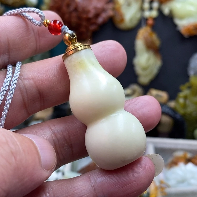 【闪购商品】蛇纹石玉吊坠未镶嵌