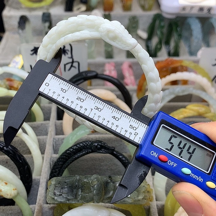 蛇纹石玉合金颈饰