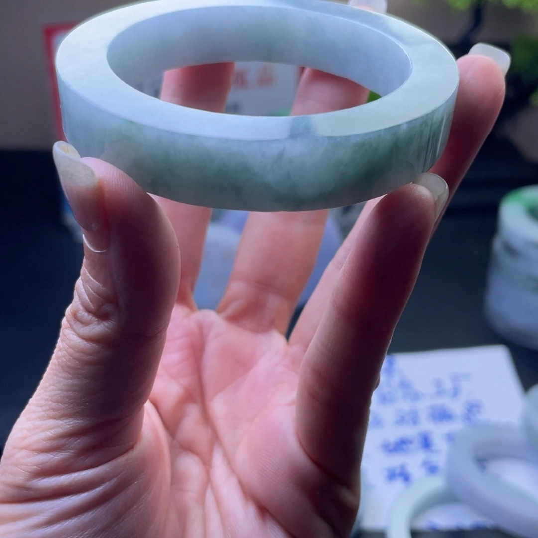 檬***妈定制翡翠未镶嵌多样性