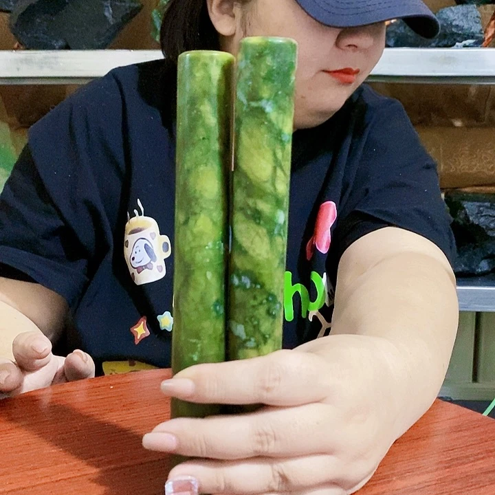 蛇纹石玉原石未镶嵌