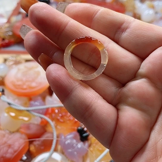 玛瑙/玉髓吊坠(赠链)未镶嵌?**霖