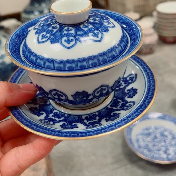 青花玲珑宝像三才盖碗